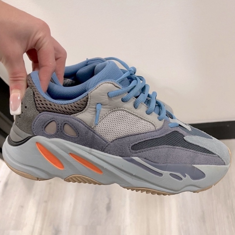 Yeezy adidas boost 700 in Carbo Blue